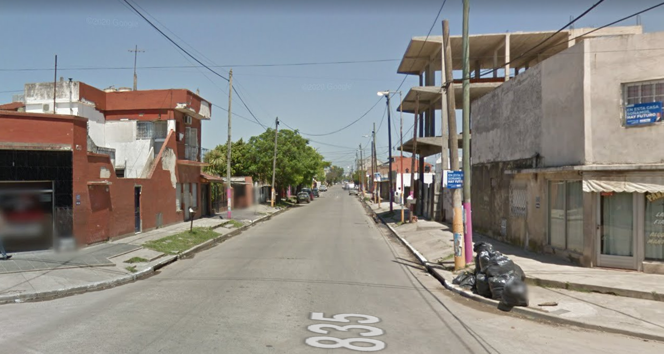 Solano: entran por un ventiluz y asaltan y queman con una plancha a un hombre de 83 años