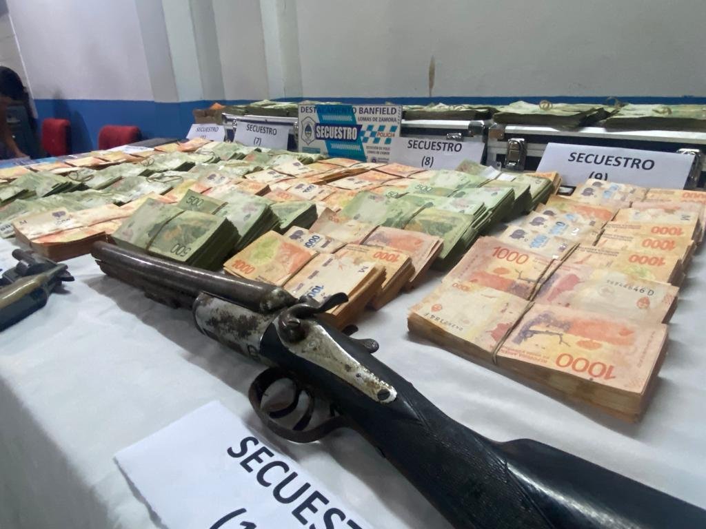 «Modalidad Rapi» en Lomas de Zamora: cae una pareja de estafadores con más de 7 millones en efectivo