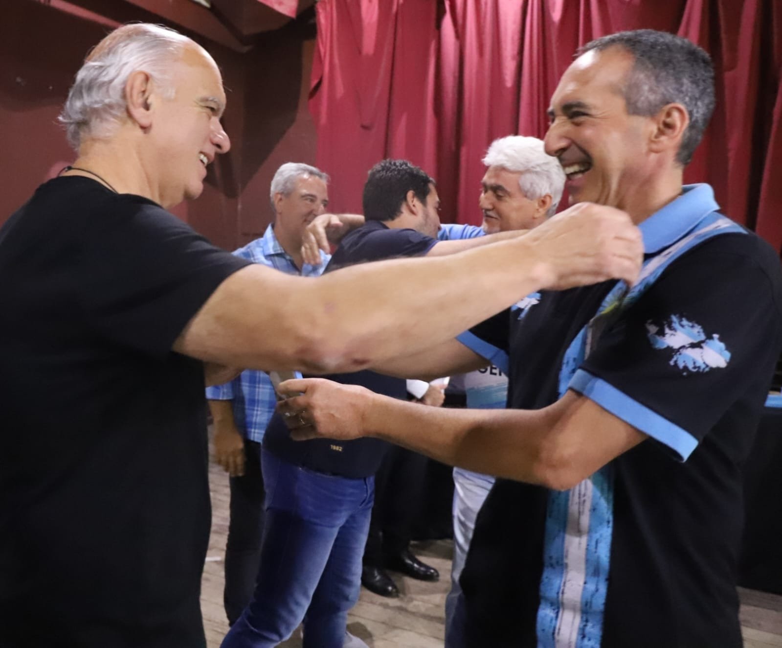 Grindetti entregó medallas conmemorativas por los 40 años de la gesta de Malvinas