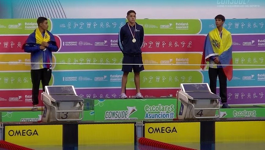 Notable actuación de Leonel Silva en los Juegos Sudamericanos Escolares de Natación