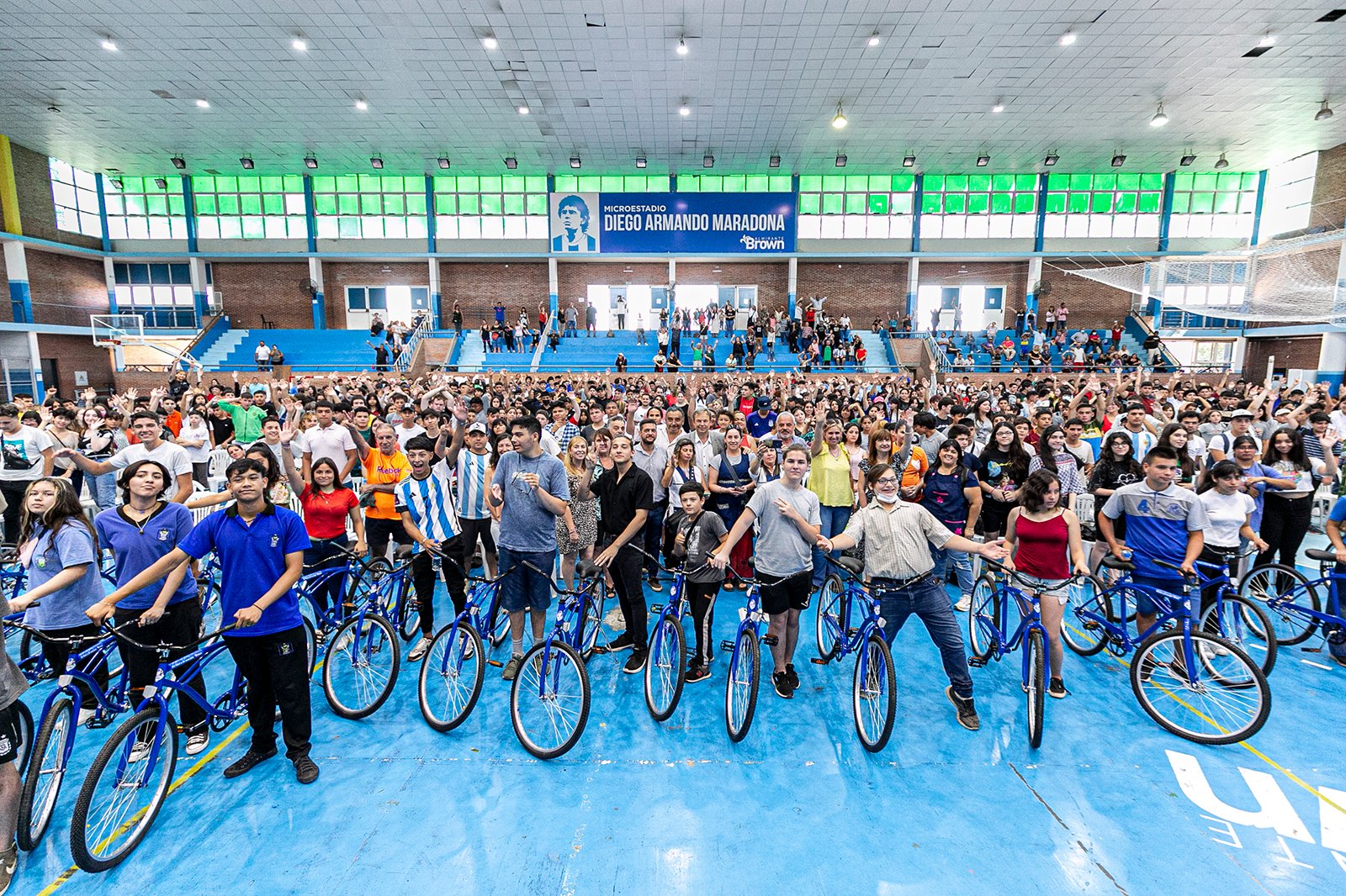 Lanzaron el programa «En Bici a la Escuela» entregando 750 bicicletas a estudiantes secundarios