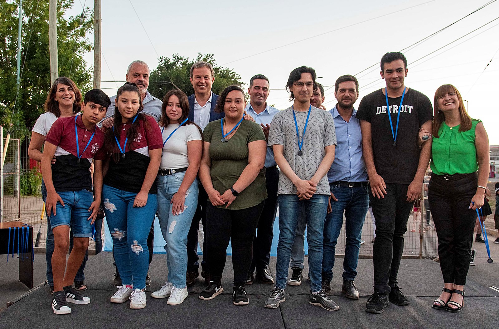 Emotiva distinción a estudiantes de escuelas públicas de Longchamps