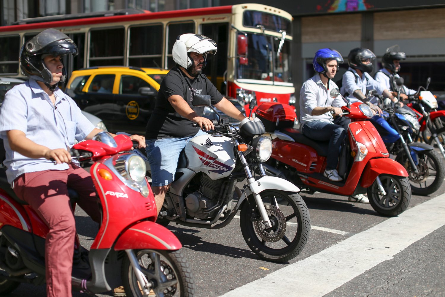 Usar casco, la diferencia entre vivir o morir