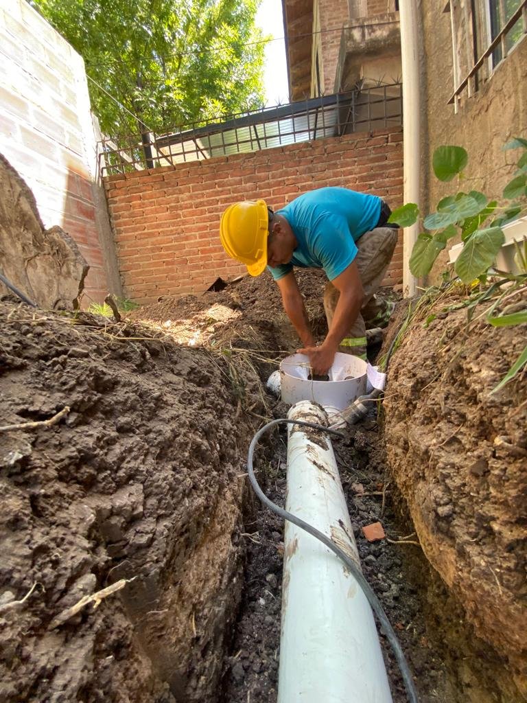 Avanza en Brown la conexión gratuita de viviendas a la red cloacal