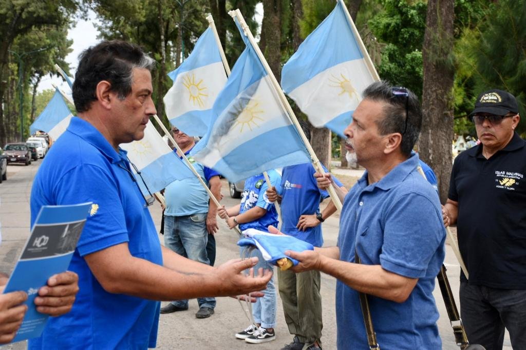 En emotivo homenaje, trasladaron restos del un héroe de Malvinas a la bóveda del Cementerio Municipal de Brown