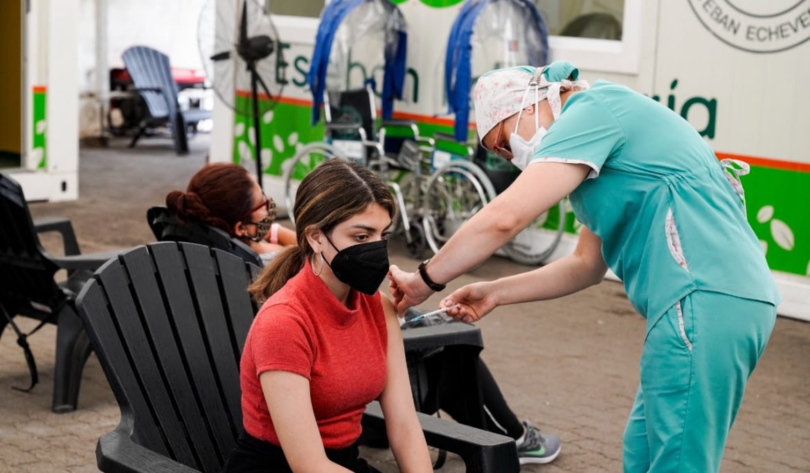 En todas las localidades de Echeverría, continúa la vacunación contra el COVID-19
