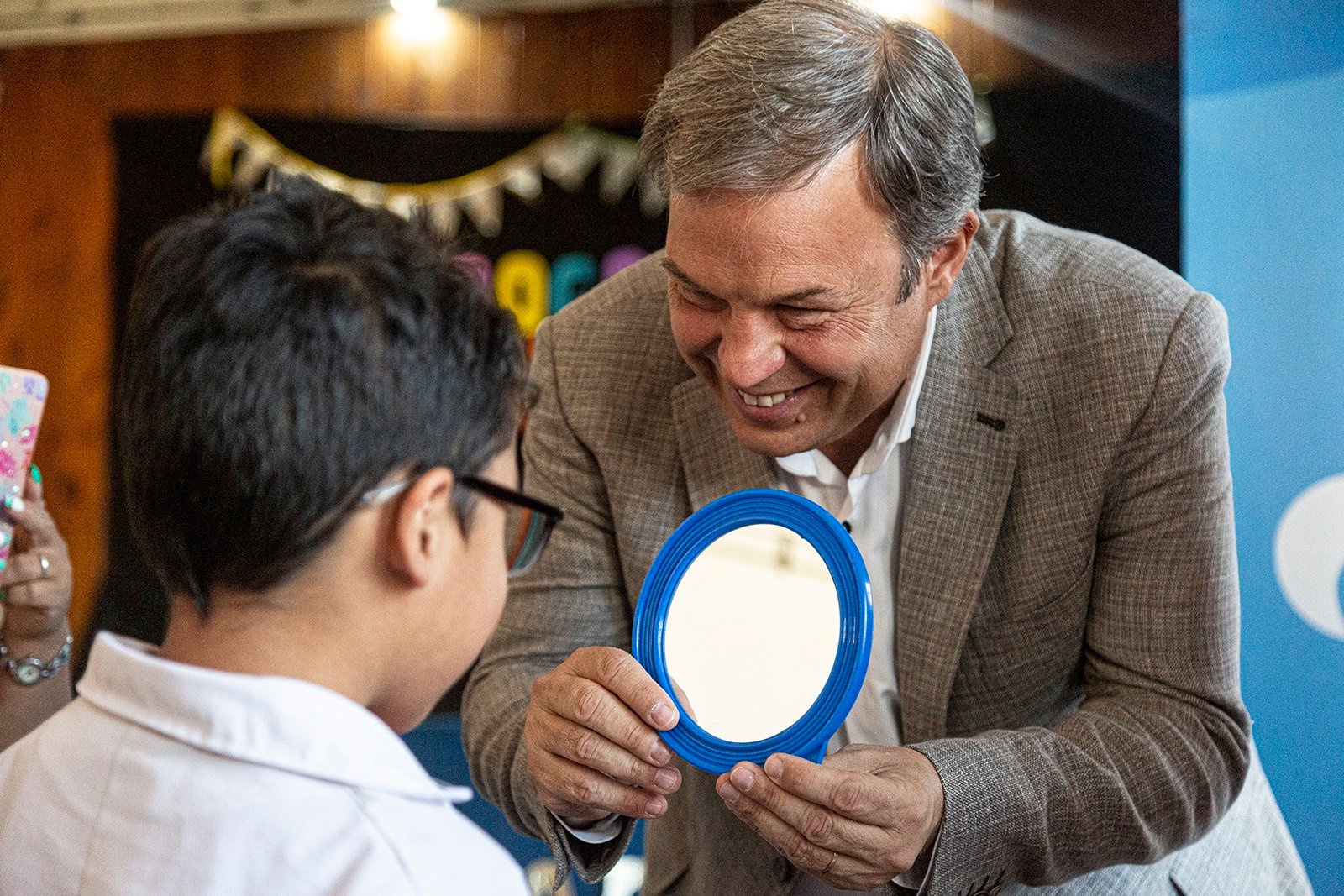 Cascallares: «Ya entregamos más de 8 mil pares de anteojos a alumnos de Brown»