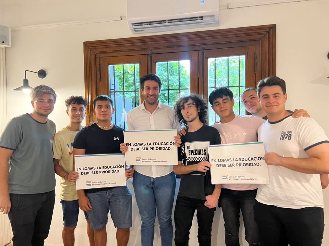 Nicolás Bari se reunió con estudiantes y aseguró que los jóvenes «serán parte de su Plan de Gobierno» para Lomas de Zamora