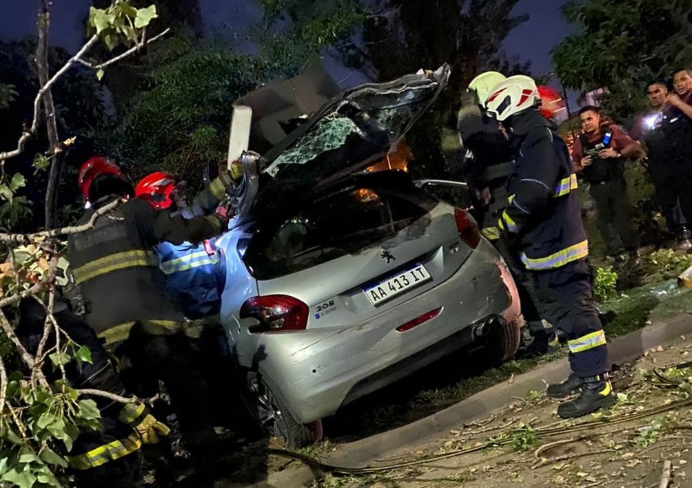 Villa Soldati: Un muerto y tres detenidos tras una persecución y choque de un auto robado