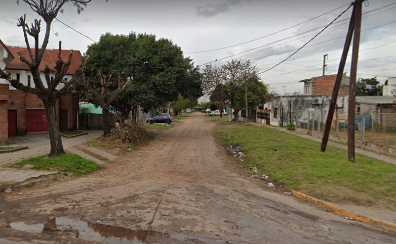 Claypole: dos motochorros intentaron robar a un efectivo policial y éste repelió el ataque a los tiros e hirió a uno de ellos
