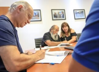 Grindetti firmó el Estatuto Docente Municipal