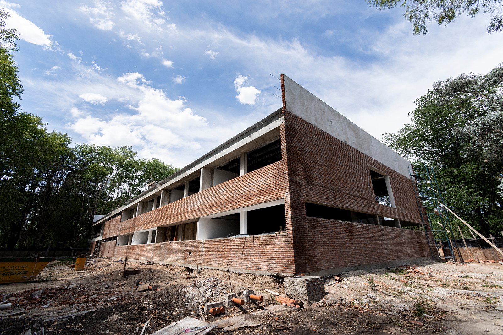 Brown: encaran la etapa final del primer edificio de aulas de la universidad y se acerca su inauguración