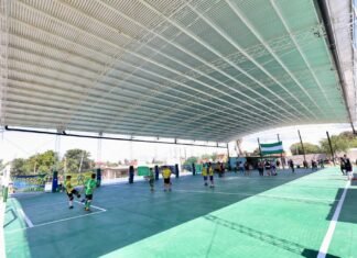 Fernando Gray inauguró los techos parabólicos de los clubes Las Colinas y Estrella del Sur