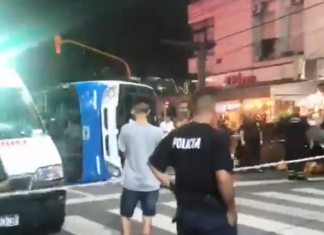 Esta noche en Avellaneda: fuertísimo choque entre un autobomba y un colectivo deja al menos 10 heridos