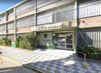 Colegio Parish Robertson de Monte Grande: cayeron dos ventiladores amurados