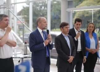 Insaurralde, Máximo Kirchner, Kicillof, Wado de Pedro y Katopodis en Lomas: inauguraron el nuevo Hospital de Diagnóstico Inmediato y entregaron netbooks de Conectar Igualdad
