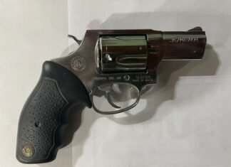 «Un día de furia»: le disparó con un arma a un generador de Edesur