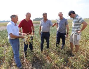 Néstor Grindetti junto al intendente de Cañuelas Jorge Etcheverry.
