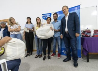 Cascallares y Fabiani entregaron insumos a emprendedoras textiles de Brown