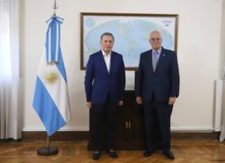 Reunión entre el intendente Fernando Gray y el ministro de Defensa de la Nación, Jorge Taiana