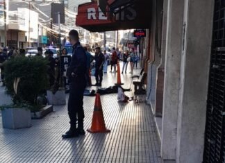 Discusión fatal en el centro de Banfield: un hombre degolló a un vendedor ambulante