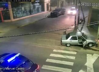 Lanús: escaparon de un control policial y se estrellaron contra un poste de luz