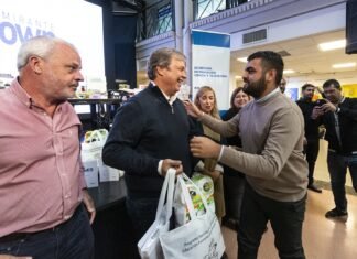 Cascallares entregó mobiliario, libros y materiales a sedes del Plan Fines y centros de alfabetización