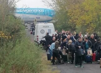Amenaza de bomba en Ezeiza y malestar de los pasajeros