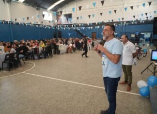 Diego Kravetz asistió a la celebración de los 70 años del Club Atlético 1° de Mayo