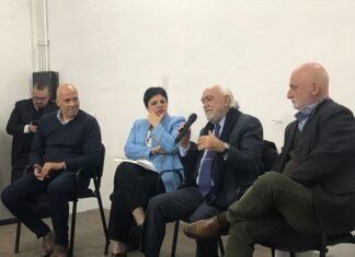 Ricardo Gil Lavedra presentó “La hermandad de los astronautas” en Lomas de Zamora