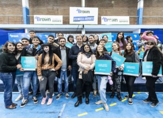 Cascallares y Fabiani encabezaron una nueva entrega de 972 netbooks a estudiantes secundarios