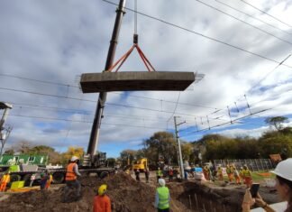 Avanzan con una etapa clave en la construcción del paso bajo nivel de Rafael Calzada
