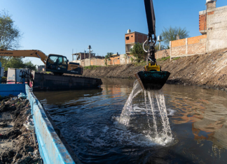 ACUMAR limpió 1.600 metros de arroyos en Lomas de Zamora