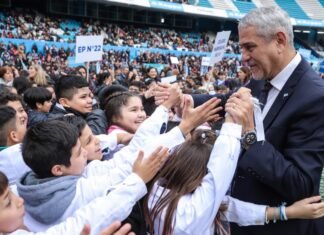 Cuatro mil alumnos de Avellaneda prometieron lealtad a la Bandera en el estadio de Racing