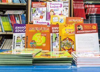 El Municipio de Brown entregó 170.000 libros de Lengua y Matemática en escuelas del distrito