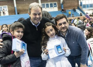 Unos 3800 alumnos de escuelas primarias brownianas ya recibieron su tablet