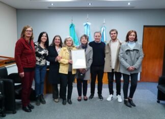 Fernando Gray se reunió con las autoras de Crónicas de un siglo: 110 años de historia echeverriana