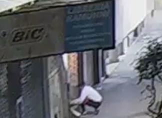 Bernal: robaba ropa de un negocio violentando la vidriera