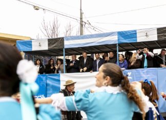 Con un emotivo desfile patrio, Brown celebró el Día de la Independencia