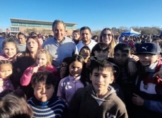 Brown: más de 5 mil chicos de 300 instituciones festejaron el Día de la Niñez en el Polideportivo Municipal