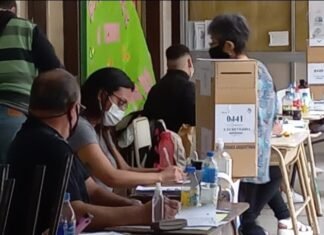 «La Democracia está en riesgo: vamos en un tren a 200 kilómetros por hora rumbo a un precipicio»