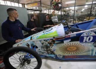 Diego Kravetz visitó la Escuela Técnica N°4 en el marco del Programa EquipaTec