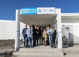 Cascallares, Maggiotti y Fabiani inauguraron en Glew un complejo de viviendas para la tercera edad