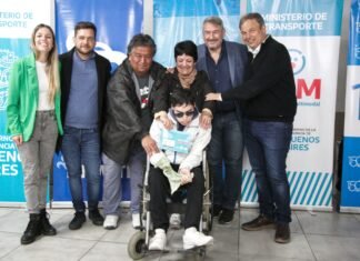 D´Onofrio, Cascallares y Fabiani entregaron pases libres para el transporte a vecinos de Brown