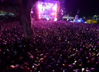 Una multitud celebró en la Plaza Brown el 150° aniversario de Almirante Brown
