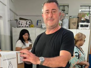 Mario Serrano: «La oposición tiene una impericia que nos favorece»