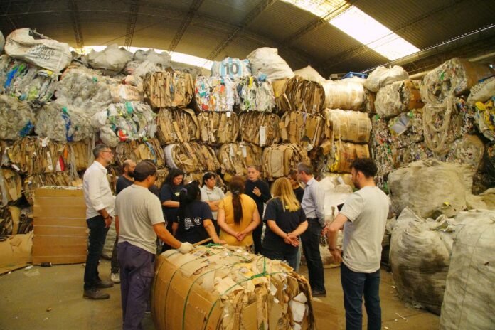 2b35789c-ac06-51a3-d08a-0b2e48e0a6b2