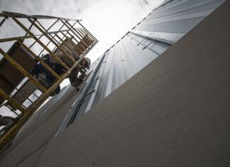 Continúan los trabajos de la obra del Polideportivo Municipal de Echeverria