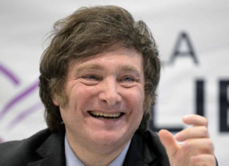 Con números que lo favorecen, Milei mensajeó a sus fiscales para que no se muevan de al lado e las urnas