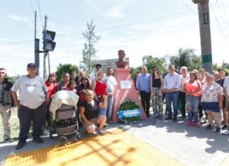Cascallares, Fabiani y los vecinos conmemoraron el «Día de la Soberanía Nacional» en el busto de Juan Manuel de Rosas